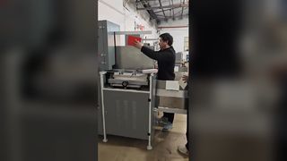 Vỏ bọc bán tự động trong máy.